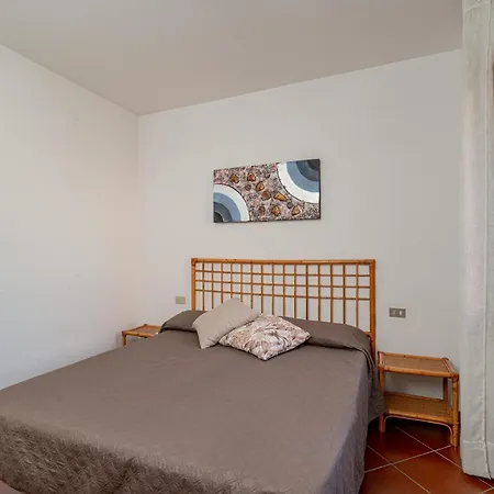 Residenza La Cinta 1 산테오도로