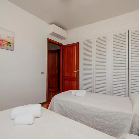 Residenza La Cinta 1 *